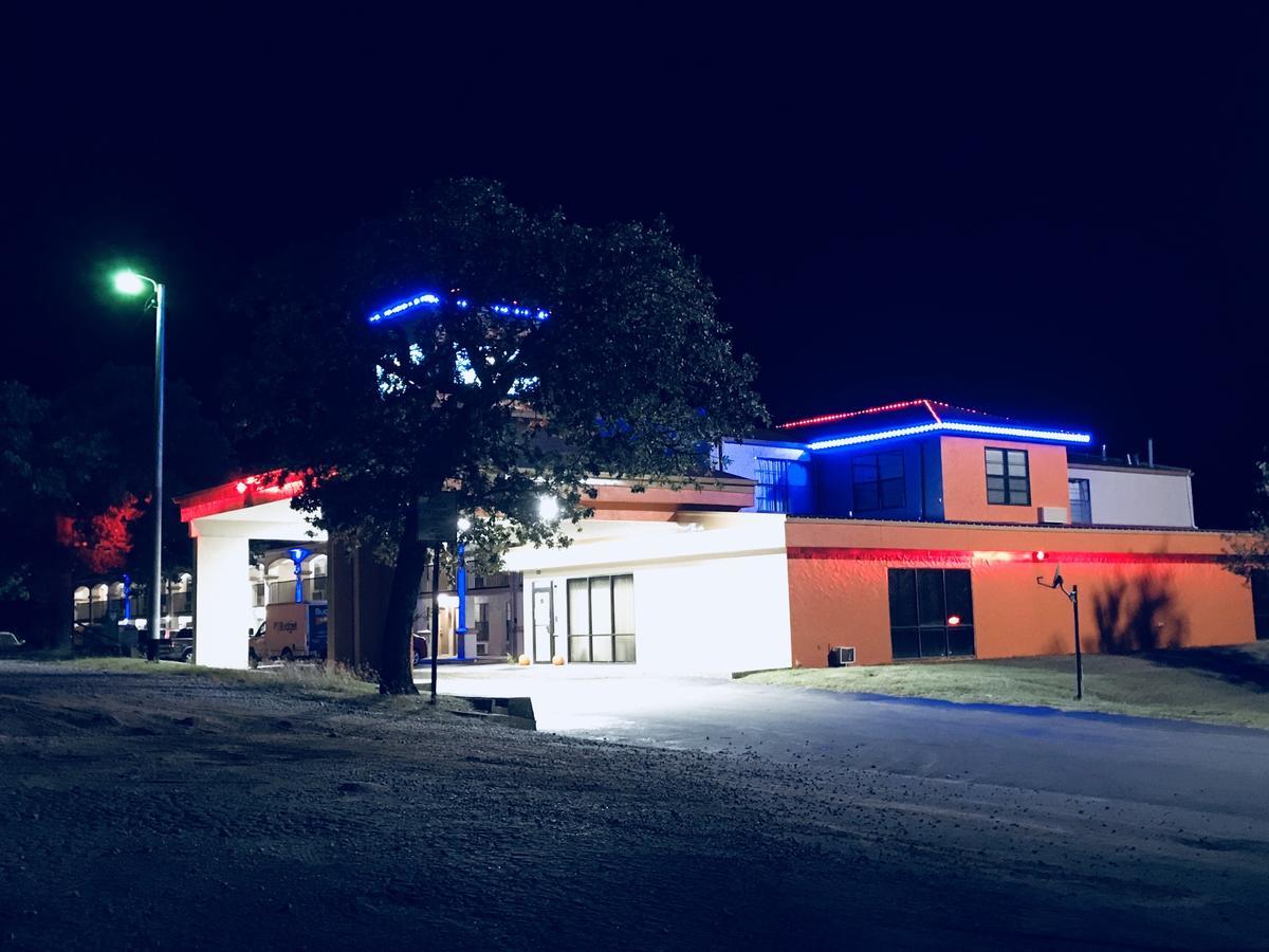 Americas Best Value Inn Bowie Экстерьер фото