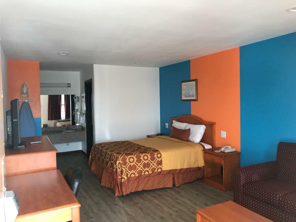 Americas Best Value Inn Bowie Экстерьер фото